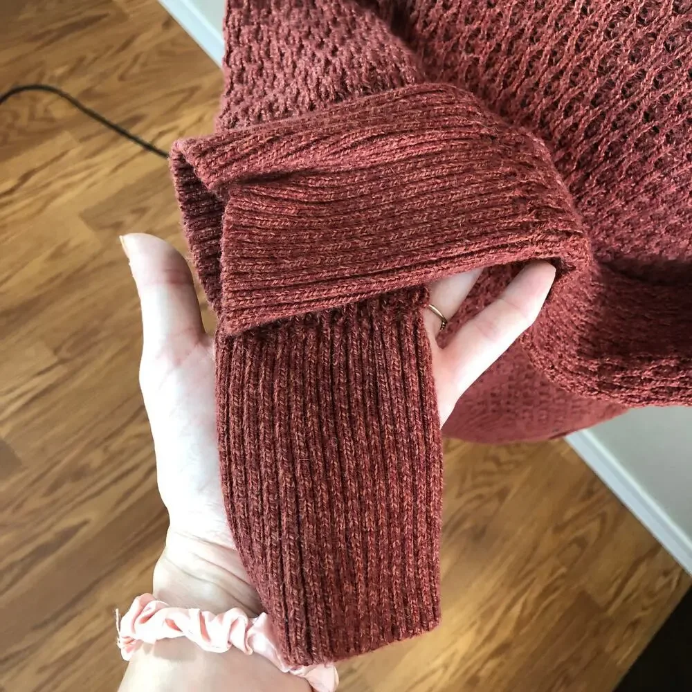 AEO V-Neck Knit Sweater | Sz S